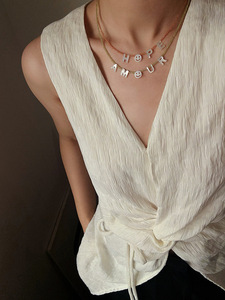 Collar Personalizado de Verano con Nombre de Perlas, Abalorios de Cristal y Letra de Concha Estética - Product Image 2