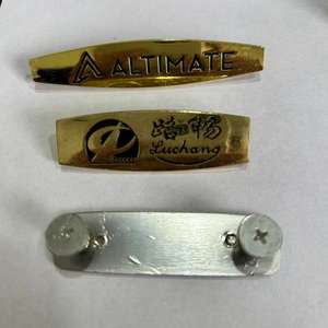 Etichetta Logo in Metallo di Lusso Personalizzata con Finitura Elettroplaccata Premium per Tappetino Auto <span class=keywords><strong>Audi</strong></span> <span class=keywords><strong>A4</strong></span> (Materiale in Moquette) - Product Image 4