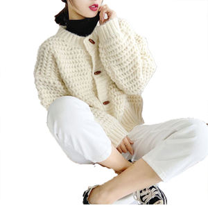 Suéter de Punto de Lana Fina Integrado sin Costuras para Mujer, Ropa Interior de Invierno, Top con Cuentas de Alta Costura, Cuello Redondo, Diseño Acanalado - Product Image 5