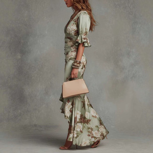 Abito midi in raso verde salvia <span class=keywords><strong>con</strong></span> stampa floreale, scollo <span class=keywords><strong>a</strong></span> V, drappeggiato, <span class=keywords><strong>a</strong></span> <span class=keywords><strong>sirena</strong></span>, <span class=keywords><strong>con</strong></span> maniche <span class=keywords><strong>a</strong></span> campana e <span class=keywords><strong>spacco</strong></span> - Product Image 4