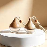 Flacon diffuseur d'huiles essentielles en verre ambré de 6 ml avec bouchon en bois en forme de goutte, gravure laser personnalisée du logo, pour voiture, vente en gros