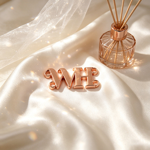Rose Gold Plated Round Metal Logo Label 3D Embossed Gold Plated Circular Garment Tag for Clothing Accessories - Product Image 5