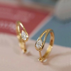 Piccoli orecchini a clip a forma di goccia per donna, gioielli alla moda con ciondolo a goccia scintillante - Product Image 1