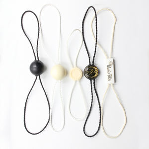 Étiquettes de vêtements personnalisées Reuners, logo de marque, étiquette en plastique écologique imprimée, pliage de bord, cordon de serrage, couleur personnalisée - Product Image 5