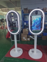Miroir photo ovale de 21,5 pouces, borne interactive tactile pour selfies avec cadre LED, photomaton interactif pour mariages, fêtes et événements