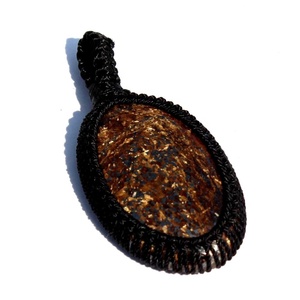 Collar con Colgante Ovalado de Cristal Natural para Colección Boutique, Calidad Premium, Artesanía Fina - Product Image 3