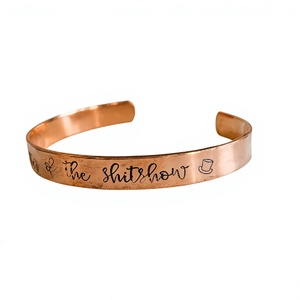 Bracelet en cuivre massif avec citation amusante, style ayurvédique traditionnel, bijoux en métal à la mode, design exquis - Product Image 1