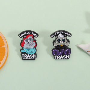 Pin de Esmalte con Diseño de Mapache Sirena, Inspirado en el Anime, con Temática de Basura, Broche, Insignia de Solapa, Joyería al por Mayor - Product Image 2
