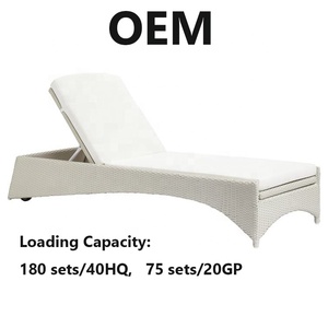 Chaises longues de luxe en rotin et aluminium blanc pour piscine extérieure - Product Image 2