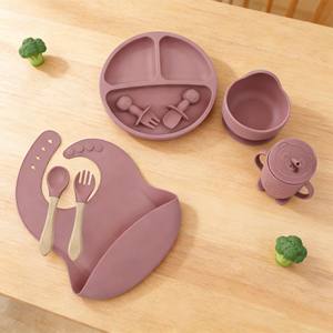 Juego de Vajilla de Silicona para Bebés de 0 a 12 Meses, con Plato, Babero y Cubiertos, Libre de BPA, con Logotipo Personalizado al por Mayor - Product Image 4