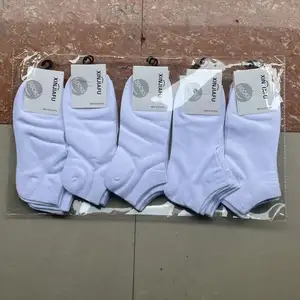 Cheap Pure Color White Black Nice Package Adult Men Women Socks Wholesale For Stall Selling