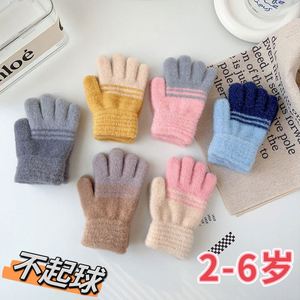 Guantes Infantiles de Invierno, Cálidos, Gruesos, para Escribir, de Cinco Dedos, con Rayas de Color en Contraste - Product Image 2