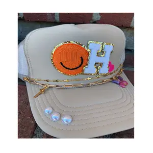 Chapeau à breloques papillon personnalisé pour femmes, accessoires de bijouterie Chapeau de camionneur bling, chaînes pour filles