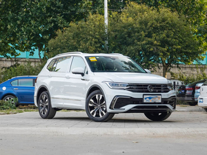 VW Tiguann <span class=keywords><strong>Allspace</strong></span> 4WD 220HP Turbo de Segunda Mano en Excelentes Condiciones, 7 Plazas, SUV Usado para Todoterreno - Product Image 6
