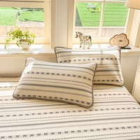 Ensemble de couvre-lit en coton matelassé trois pièces avec drap matelassé, adapté à toutes les saisons