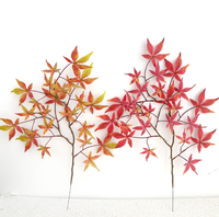 Feuilles d'érable artificielles en soie de feuilles rouges de haute qualité pour la décoration intérieure