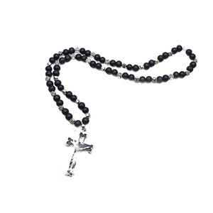 Collier chapelet en perles de bois noir et blanc avec pendentif croix, longueur 27 cm, perles en alliage de zinc pour festivals et célébrations - Product Image 4