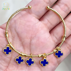 हॉट सेलिंग महिलाओं के चार-पत्ती क्लैवर हिप हॉप आकर्षण ब्रैसलेट 14k गोल्ड प्लेटेड पीतल के गहने रंगीन दिल के आकार की सहायक उपकरण - Product Image 5