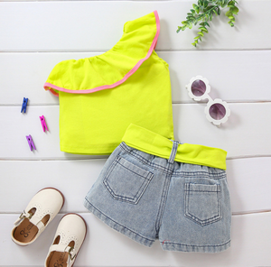 Set Estivo per Bambine in Vendita: Gilet Colorato e Shorts <span class=keywords><strong>Jeans</strong></span> Strappati, Due Pezzi - Product Image 3