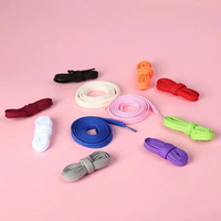 Lacets plats en polyester de 10 mm de large, couleurs tendance, faible MOQ, lacets élégants pour la vente en gros
