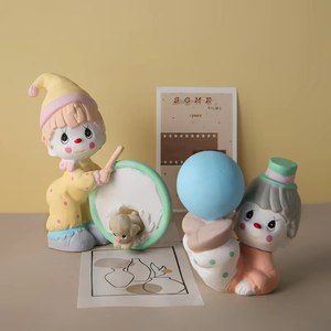 Adornos de niña <span class=keywords><strong>payaso</strong></span> de nuevo diseño, figura de resina de una pieza, accesorio moderno de paisaje de resina para bebé, escultura de personaje de dibujos animados - Product Image 2