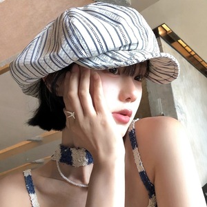 Boina plisada a rayas retro para mujer, sombrero de pintor con protección solar para primavera y verano, diseño asimétrico de popelina de algodón transpirable - Product Image 2