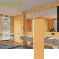 Panneaux muraux de douche SPC modernes, géométriques, imperméables et ignifuges de haute qualité pour la revêtement des murs de la salle de bain et de la cuisine
