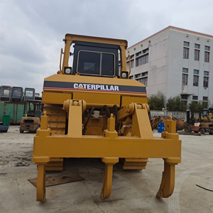 รถดันดิน CAT D8R ปี 2023 เครื่องยนต์คัมมินส์ กำลังดัน 10 เมตร ตัวถังสีเหลือง รถแทรกเตอร์ตีนตะขาบแคตเตอร์พิลลาร์ อุปกรณ์หนัก - Product Image 6