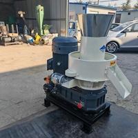 Machine à granulés de biomasse à matrice annulaire verticale pour la fabrication de granulés de sciure de bois