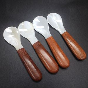 Cuillère à caviar personnalisée en bois naturel et nacre de 10 cm pour dîner élégant - Product Image 1
