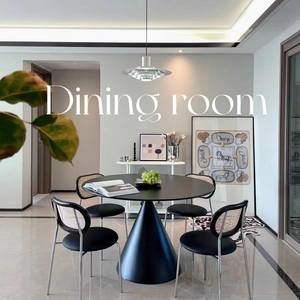 Mesa de Comedor Redonda Giratoria de Color Negro Puro para Uso Doméstico en Apartamentos Pequeños - Product Image 3