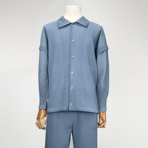 <span class=keywords><strong>Camicia</strong></span> Miyake Pleats in <span class=keywords><strong>stile</strong></span> <span class=keywords><strong>giapponese</strong></span> con risvolto, a maniche lunghe, con perline, tinta unita, traspirante, antipiega, in fibra di poliestere - Product Image 2
