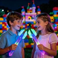 Vente en gros de tridents lumineux à LED, épées pixelisées clignotantes pour enfants, cadeaux de fête d'anniversaire pour joueurs