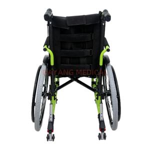 כיסא גלגלים ידני נייד קל משקל מתקפל מאלומיניום איכותי לילדים עם מוגבלות - Product Image 4