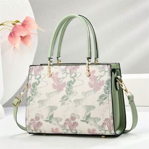 Women's Gift Hot Sale PU Shoulder Crossbody Bag Waterproof Leather Handbags - Product Image 5