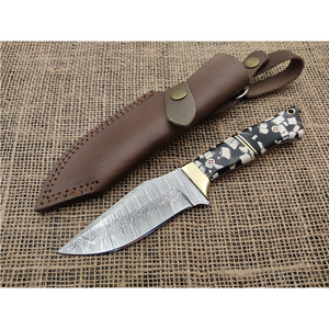 Couteau de chasse artisanal en acier Damas, disponible en différentes tailles, couteau Damas artisanal durable de qualité industrielle - Product Image 1