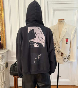 Felpa con cappuccio e zip da uomo in French Terry spazzolato pesante, grigio nero sbiadito, nuova con etichette, con grafica patchwork - Product Image 3