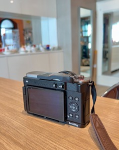 กล้องมิเรอร์เลส Panasonic LUMIX S9 มือสอง ตัวกล้องเท่านั้น บันทึกวิดีโอ 6K กล้องดิจิตอล - Product Image 1