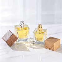 Flacons de parfum en verre carrés personnalisés avec logo, 30 ml, 50 ml, 100 ml, avec vaporisateur à pompe pour sérum de soin de la peau