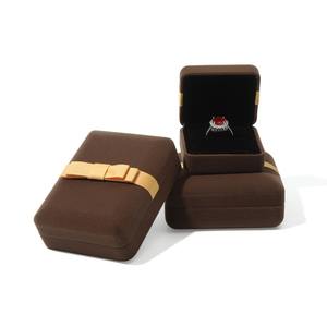 Caja de Joyería de Terciopelo de Lujo Moderna con Logotipo Personalizado, con Lazo, para Exhibición de Collares, Anillos y Pulseras - Product Image 5