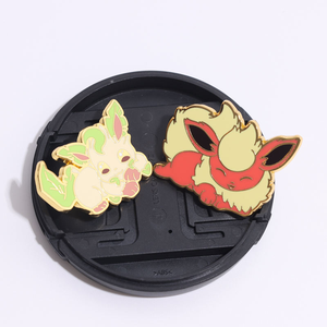 Set de Broches de Esmalte Duro de Eeveelution, Pokémon Jolteon Umbreon Glaceon, Broche Metálico Chapado en Oro, Regalo Coleccionable para Fans - Product Image 2