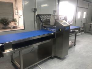 Machine à faire des croissants, ligne de production complète de croissants, mouleuse/rouleuse/coupeuse à croissants en stock au <span class=keywords><strong>meilleur</strong></span> prix - Product Image 4