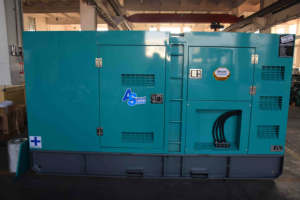 Générateur diesel insonorisé refroidi par eau de 160 kW 200 kVA avec moteur Perkins, moteur haute puissance et haute efficacité - Product Image 6