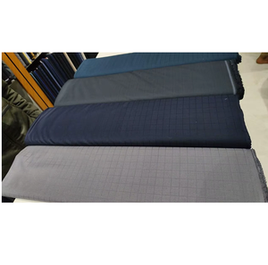 Tissu de costume bleu foncé à carreaux de qualité supérieure pour blazers, pantalons, vêtements formels et confection de costumes pour hommes - Product Image 1