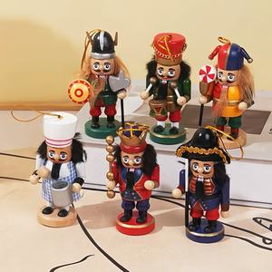 Décoration de table et d'étagère de Noël Pafu Décoration de marionnettes de vacances lumineuses et festives 6PCS <span class=keywords><strong>Casse</strong></span>-noisettes de Noël en bois à collectionner - Product Image 2