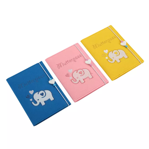 ซองใส่หนังสือเดินทางของคุณแม่แผ่นสักหลาดสีสันสดใส - Product Image 1