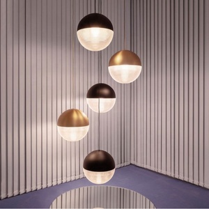 Lampada <span class=keywords><strong>a</strong></span> <span class=keywords><strong>sospensione</strong></span> <span class=keywords><strong>a</strong></span> sfera in vetro lampade <span class=keywords><strong>a</strong></span> <span class=keywords><strong>sospensione</strong></span> in ferro per <span class=keywords><strong>camera</strong></span> <span class=keywords><strong>da</strong></span> <span class=keywords><strong>letto</strong></span> laterale cucina lampada <span class=keywords><strong>a</strong></span> <span class=keywords><strong>sospensione</strong></span> <span class=keywords><strong>lampadari</strong></span> <span class=keywords><strong>a</strong></span> globo in vetro per la casa - Product Image 1