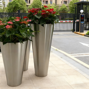 Jardineras cónicas de acero inoxidable hechas a medida con macetas irregulares para cultivo de plantas en exteriores, interiores y patios. - Product Image 3