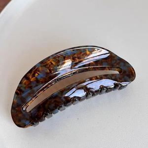 Pince à cheveux élégante personnalisée pour femme, en acétate, semi-circulaire, ajourée, grande pince requin, accessoire de coiffure moderne et tendance - Product Image 4