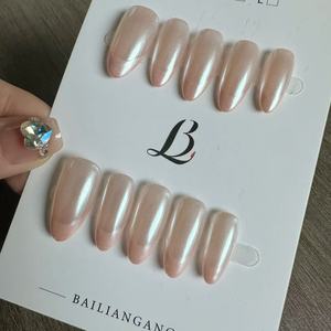 Faux ongles à presser faits main style French Manucure, 10 pièces réutilisables, avec boîte, vente en gros - Product Image 3